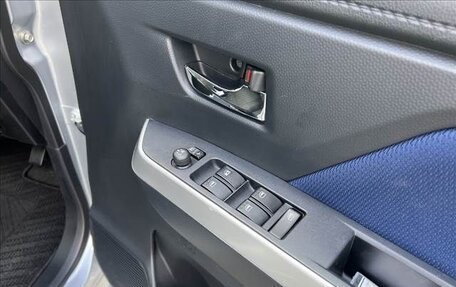 Toyota Roomy I, 2018 год, 800 000 рублей, 18 фотография