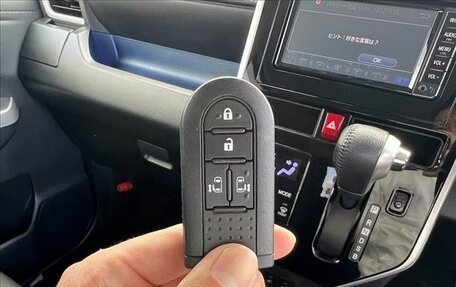 Toyota Roomy I, 2018 год, 800 000 рублей, 25 фотография