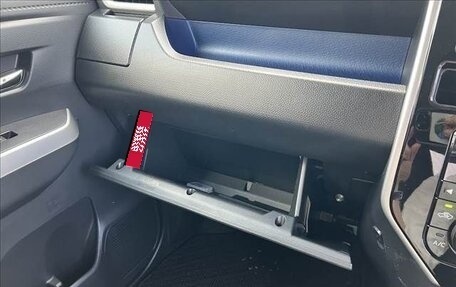 Toyota Roomy I, 2018 год, 800 000 рублей, 23 фотография