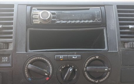 Volkswagen Transporter T5 рестайлинг, 2007 год, 1 209 000 рублей, 16 фотография