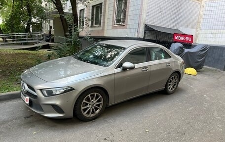 Mercedes-Benz A-Класс, 2019 год, 2 200 000 рублей, 4 фотография