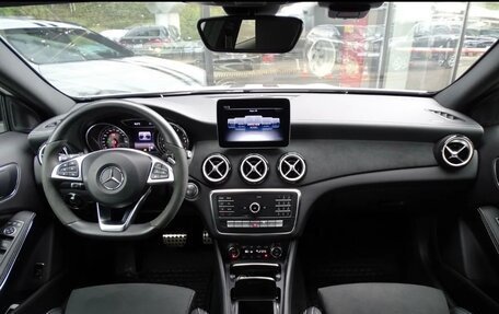 Mercedes-Benz GLA, 2018 год, 2 490 000 рублей, 2 фотография