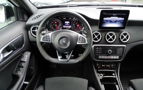 Mercedes-Benz GLA, 2018 год, 2 490 000 рублей, 14 фотография