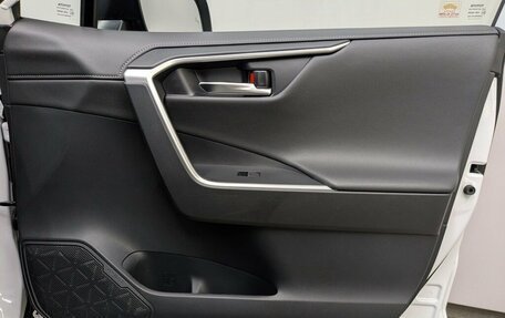 Toyota RAV4, 2022 год, 3 890 000 рублей, 5 фотография