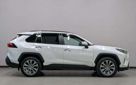 Toyota RAV4, 2022 год, 3 890 000 рублей, 12 фотография
