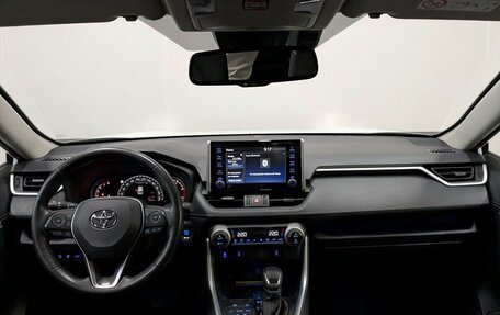 Toyota RAV4, 2022 год, 3 890 000 рублей, 27 фотография