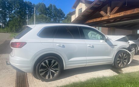 Volkswagen Touareg III, 2018 год, 3 000 000 рублей, 6 фотография