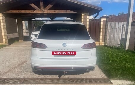 Volkswagen Touareg III, 2018 год, 3 000 000 рублей, 5 фотография