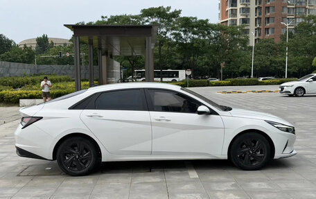Hyundai Elantra, 2023 год, 1 300 000 рублей, 6 фотография