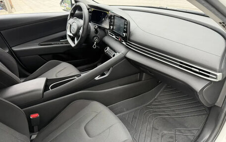 Hyundai Elantra, 2023 год, 1 300 000 рублей, 9 фотография