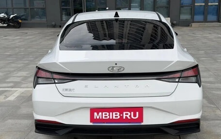 Hyundai Elantra, 2023 год, 1 300 000 рублей, 4 фотография