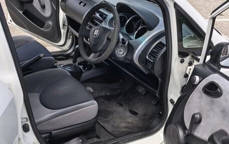 Honda Fit III, 2003 год, 350 000 рублей, 6 фотография