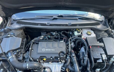 Opel Astra J, 2013 год, 700 000 рублей, 2 фотография