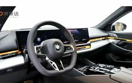 BMW 5 серия, 2025 год, 7 990 000 рублей, 6 фотография