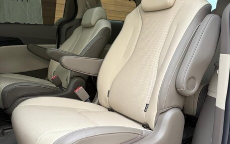KIA Carnival, 2021 год, 3 800 000 рублей, 16 фотография
