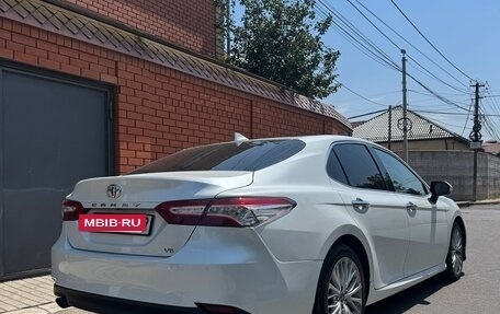 Toyota Camry, 2019 год, 2 750 000 рублей, 2 фотография