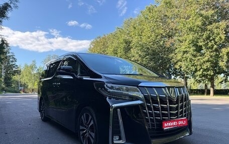 Toyota Alphard III, 2018 год, 3 950 000 рублей, 1 фотография