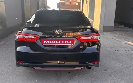 Toyota Camry, 2021 год, 2 700 000 рублей, 4 фотография