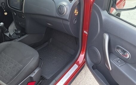 Renault Sandero II рестайлинг, 2014 год, 910 000 рублей, 10 фотография
