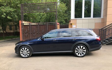 Mercedes-Benz E-Класс, 2018 год, 3 490 000 рублей, 6 фотография