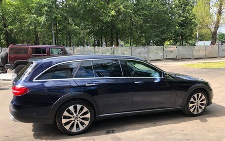 Mercedes-Benz E-Класс, 2018 год, 3 490 000 рублей, 4 фотография