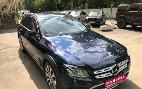 Mercedes-Benz E-Класс, 2018 год, 3 490 000 рублей, 8 фотография