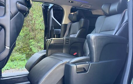 Toyota Alphard III, 2018 год, 3 950 000 рублей, 21 фотография