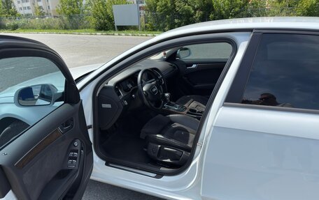 Audi A4, 2012 год, 1 300 000 рублей, 10 фотография