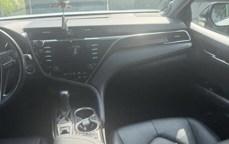 Toyota Camry, 2018 год, 2 555 000 рублей, 6 фотография