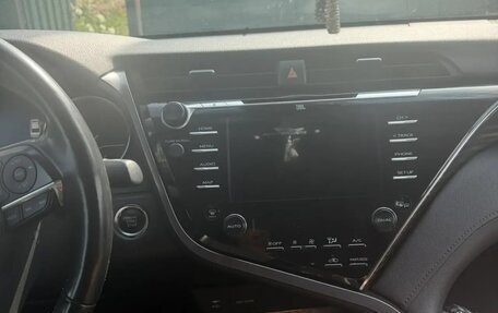 Toyota Camry, 2018 год, 2 555 000 рублей, 13 фотография