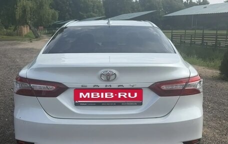 Toyota Camry, 2018 год, 2 555 000 рублей, 8 фотография