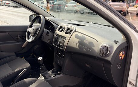 Renault Logan II, 2022 год, 1 250 000 рублей, 16 фотография