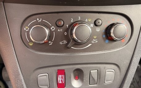 Renault Logan II, 2022 год, 1 250 000 рублей, 12 фотография