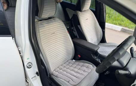 Toyota Prius IV XW50, 2019 год, 1 910 000 рублей, 6 фотография
