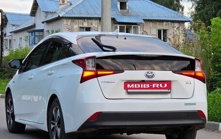 Toyota Prius IV XW50, 2019 год, 1 910 000 рублей, 4 фотография