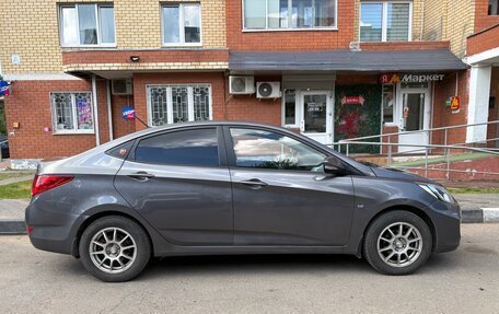 Hyundai Solaris II рестайлинг, 2012 год, 600 000 рублей, 4 фотография