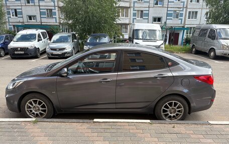 Hyundai Solaris II рестайлинг, 2012 год, 600 000 рублей, 14 фотография