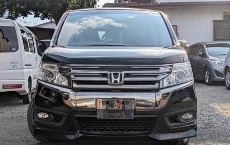 Honda Stepwgn IV, 2013 год, 1 350 000 рублей, 2 фотография