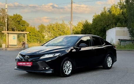 Toyota Camry, 2020 год, 2 750 000 рублей, 2 фотография