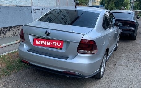 Volkswagen Polo VI (EU Market), 2016 год, 900 000 рублей, 2 фотография