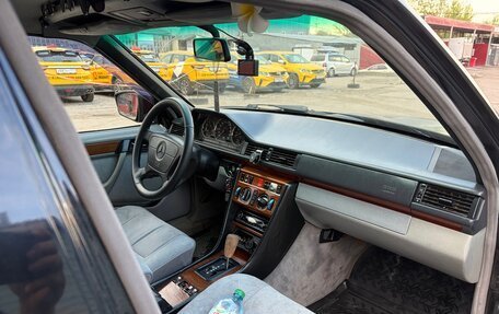 Mercedes-Benz E-Класс, 1995 год, 650 000 рублей, 5 фотография