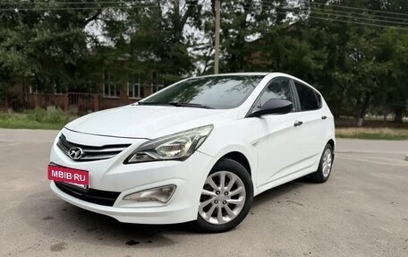 Hyundai Solaris II рестайлинг, 2015 год, 775 000 рублей, 1 фотография