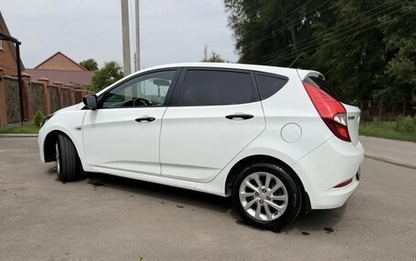 Hyundai Solaris II рестайлинг, 2015 год, 775 000 рублей, 3 фотография