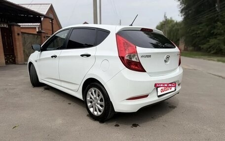 Hyundai Solaris II рестайлинг, 2015 год, 775 000 рублей, 4 фотография