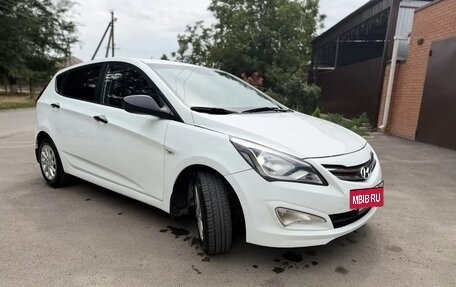 Hyundai Solaris II рестайлинг, 2015 год, 775 000 рублей, 10 фотография