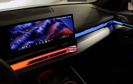 BMW 5 серия, 2025 год, 12 175 000 рублей, 17 фотография