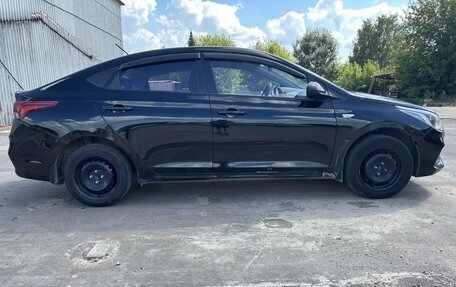 Hyundai Solaris II рестайлинг, 2018 год, 720 000 рублей, 2 фотография