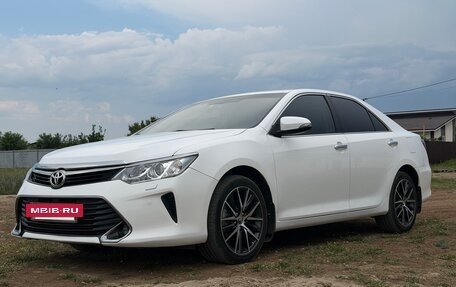 Toyota Camry, 2017 год, 2 230 000 рублей, 2 фотография
