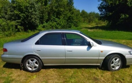 Toyota Camry, 2000 год, 550 000 рублей, 1 фотография