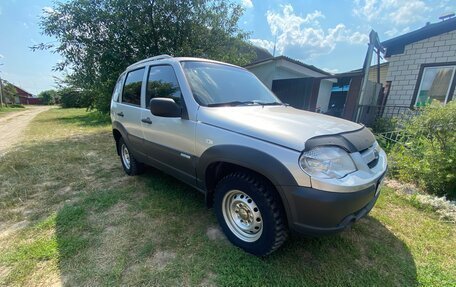 Chevrolet Niva I рестайлинг, 2011 год, 600 000 рублей, 5 фотография